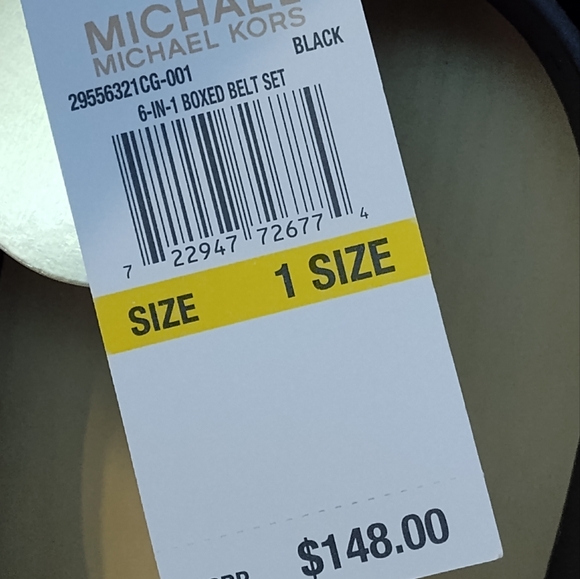 NWT!!! Michael Kors Belt Set - Picture 9 of 9